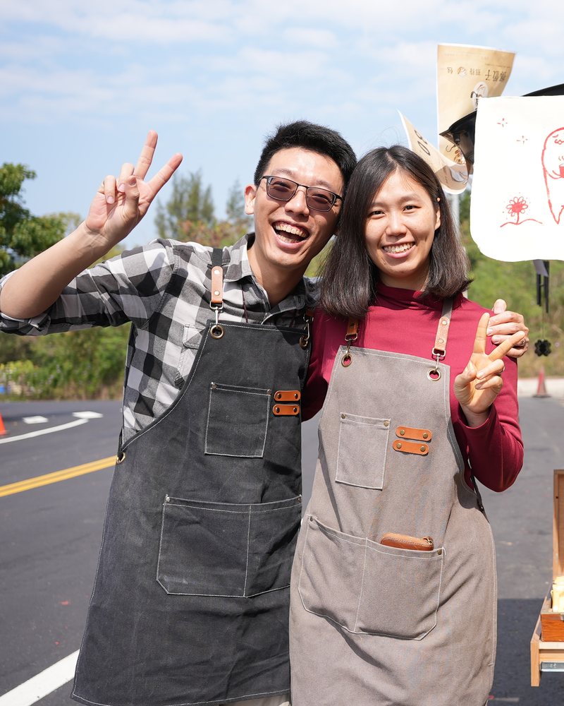 Awei focused on making pour-over coffee