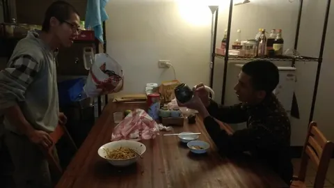 炒麵與泡茶的精舍夜