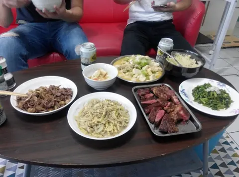 在政大煎牛排